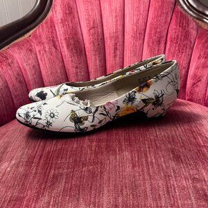 Soft Style by Hush Puppies White Floral Low Wedge Dress Heels "Narrow Etroit"